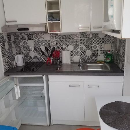 Petit Logement Dans Un Ecrin De Verdure Saint-Herblain Exterior foto